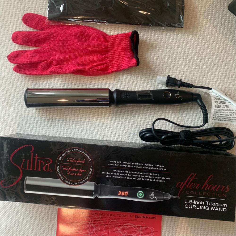 Premium digital 1.5 inch titanium curling wand from Sutra